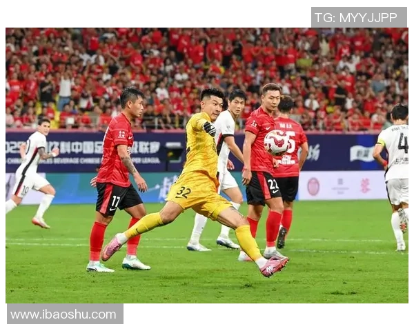 成都足球队荣登足球技术排行榜第一名引发热议与关注 成都足球队荣登足球技术排行榜第一名引发热议与关注