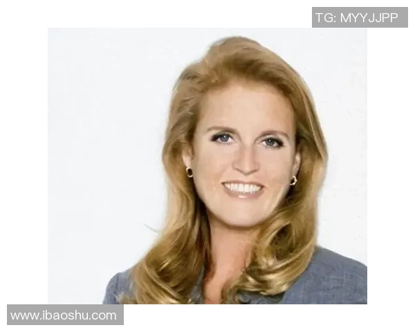 足球明星亲吻英国女王引发全球热议展现体育与王室的独特魅力 足球明星亲吻英国女王引发全球热议展现体育与王室的独特魅力