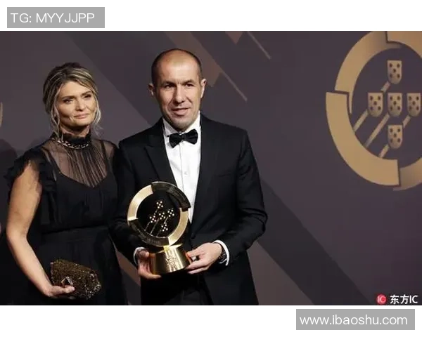 足球明星与女友海边度假甜蜜瞬间尽显浪漫气息与幸福生活 足球明星与女友海边度假甜蜜瞬间尽显浪漫气息与幸福生活